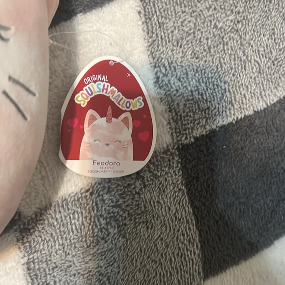 Small cat unicorn squishmallow - Picture 2 of 4